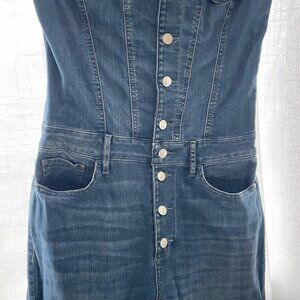 Denim Button, con botones  en mahon, marca Guess size Large.